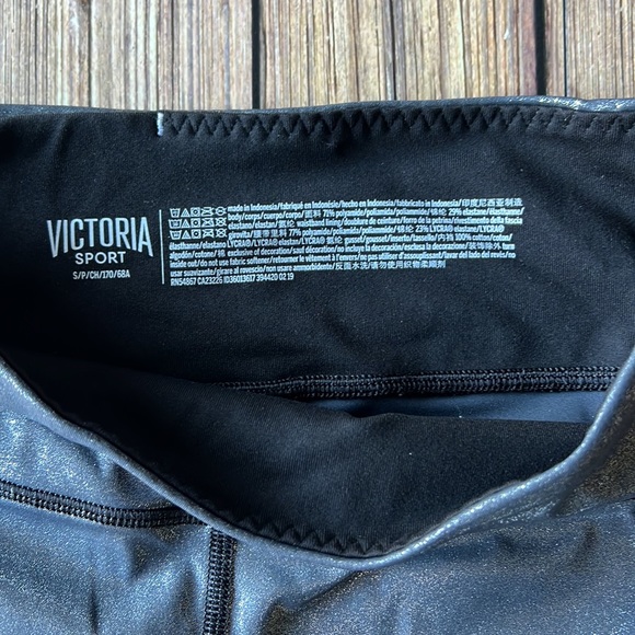 Victoria’s Secret Sport Gunmetal Silver Bike Shorts S - Picture 2 of 4